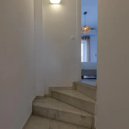33 Apartmán